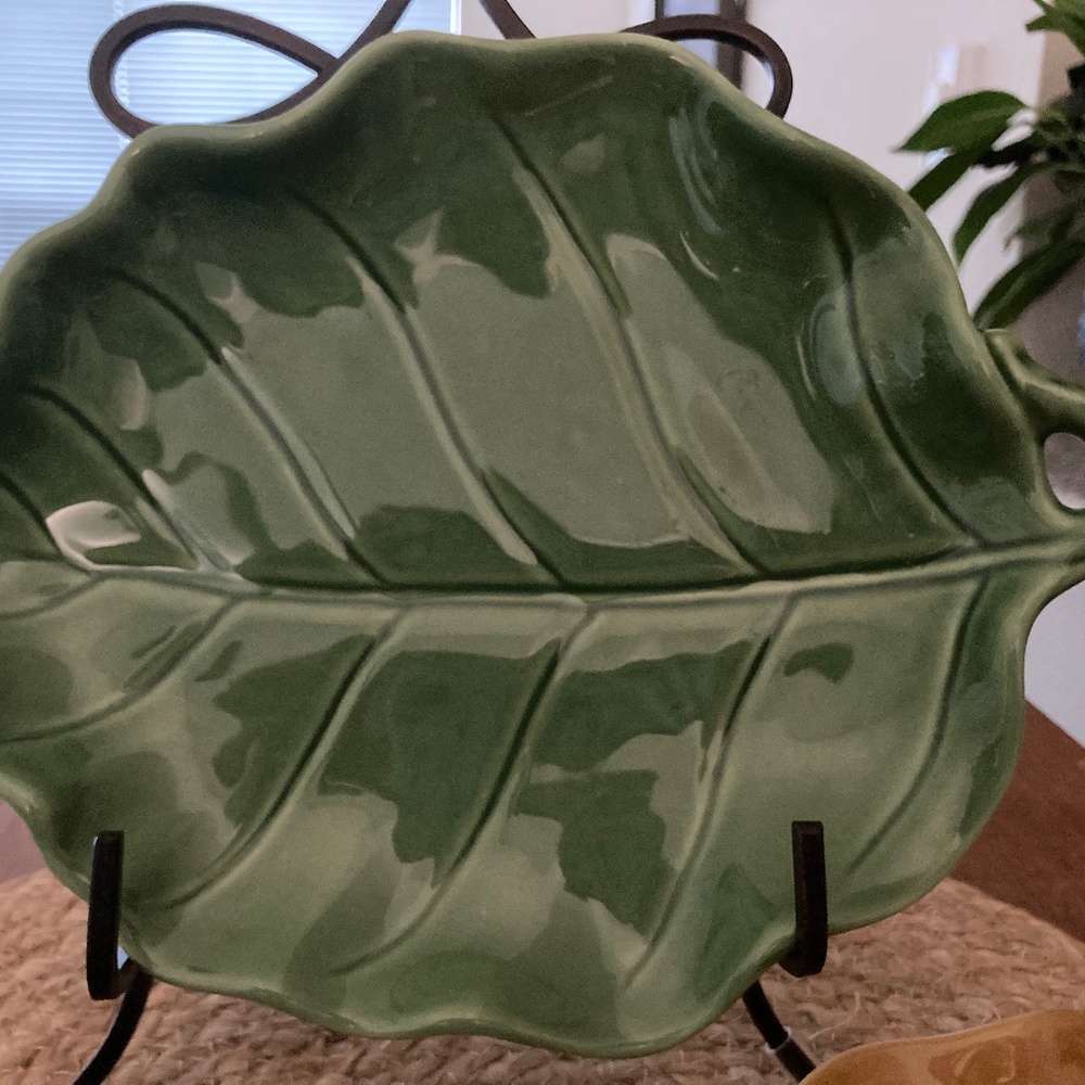 Set of leaf plates